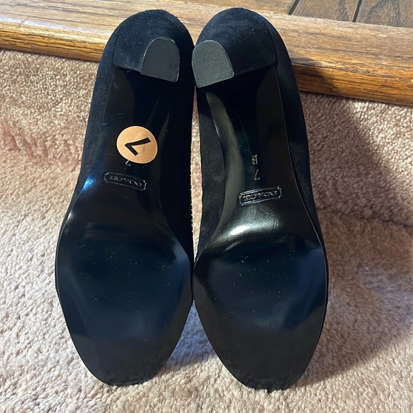 Coach Black Suede Heels 7 B - Picture 7 of 8